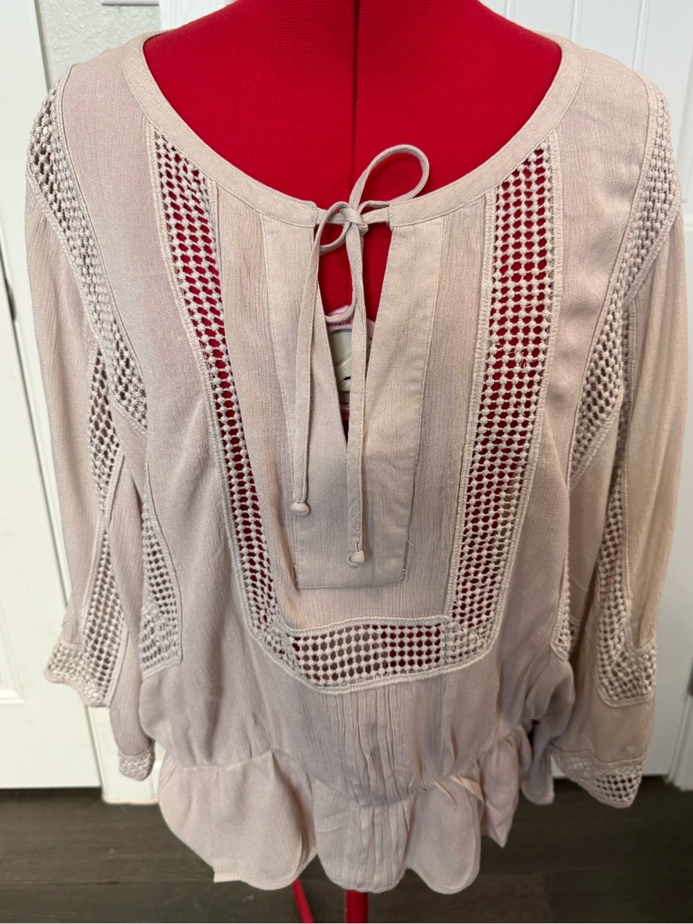 Black Rainn Cream Crochet-Trim Peasant Tunic
Sz XL Hippie Top